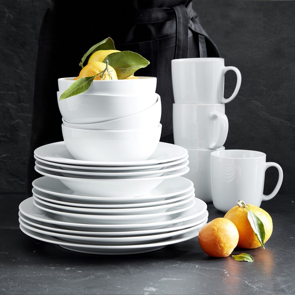 Williams Sonoma's 16 piece dinnerware set is an airbnb kitchen essential